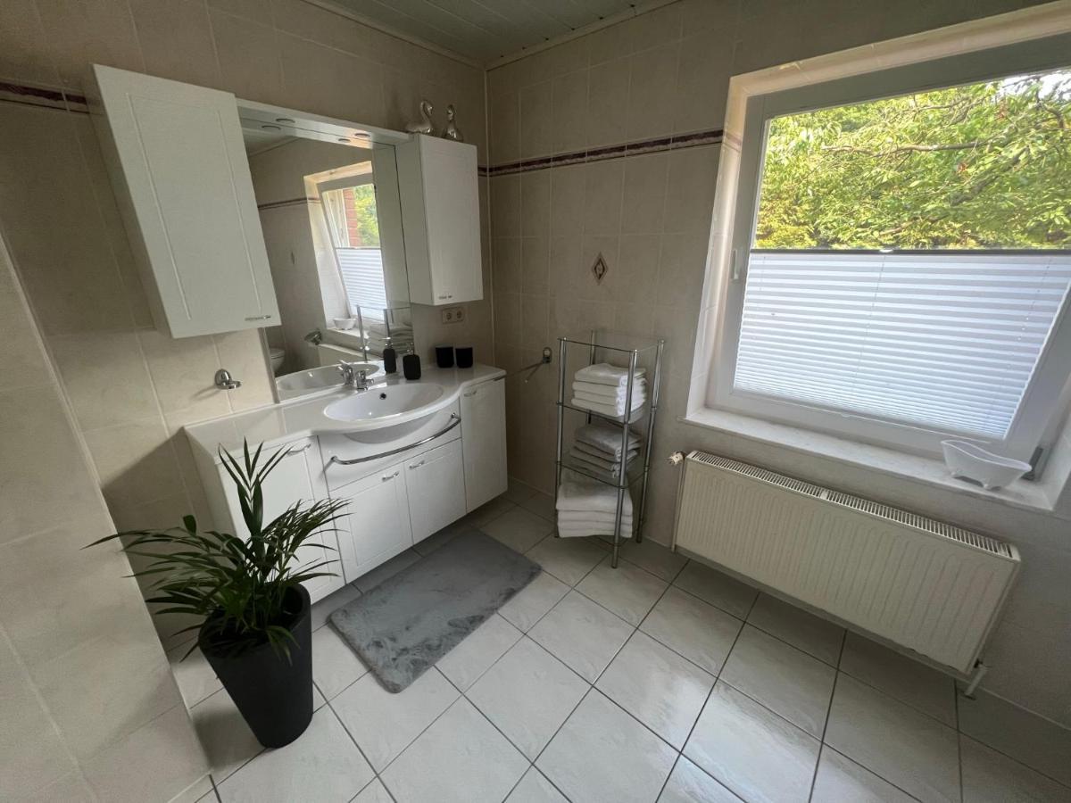 Familienfreundliche Ferienwohnung Mit Wintergarten Badow Exterior photo