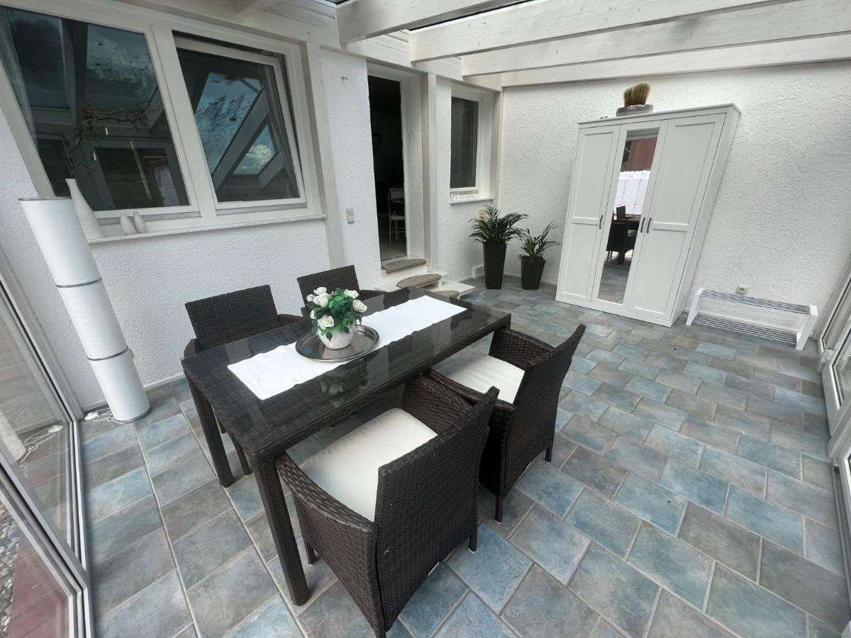 Familienfreundliche Ferienwohnung Mit Wintergarten Badow Exterior photo