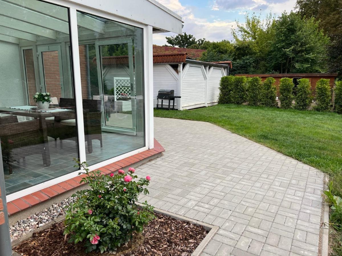 Familienfreundliche Ferienwohnung Mit Wintergarten Badow Exterior photo