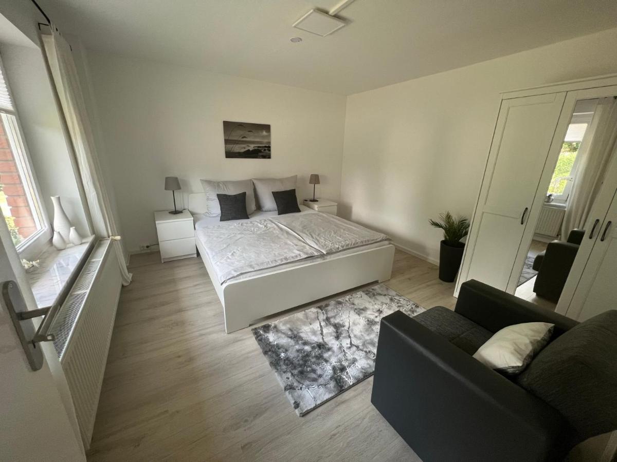 Familienfreundliche Ferienwohnung Mit Wintergarten Badow Exterior photo